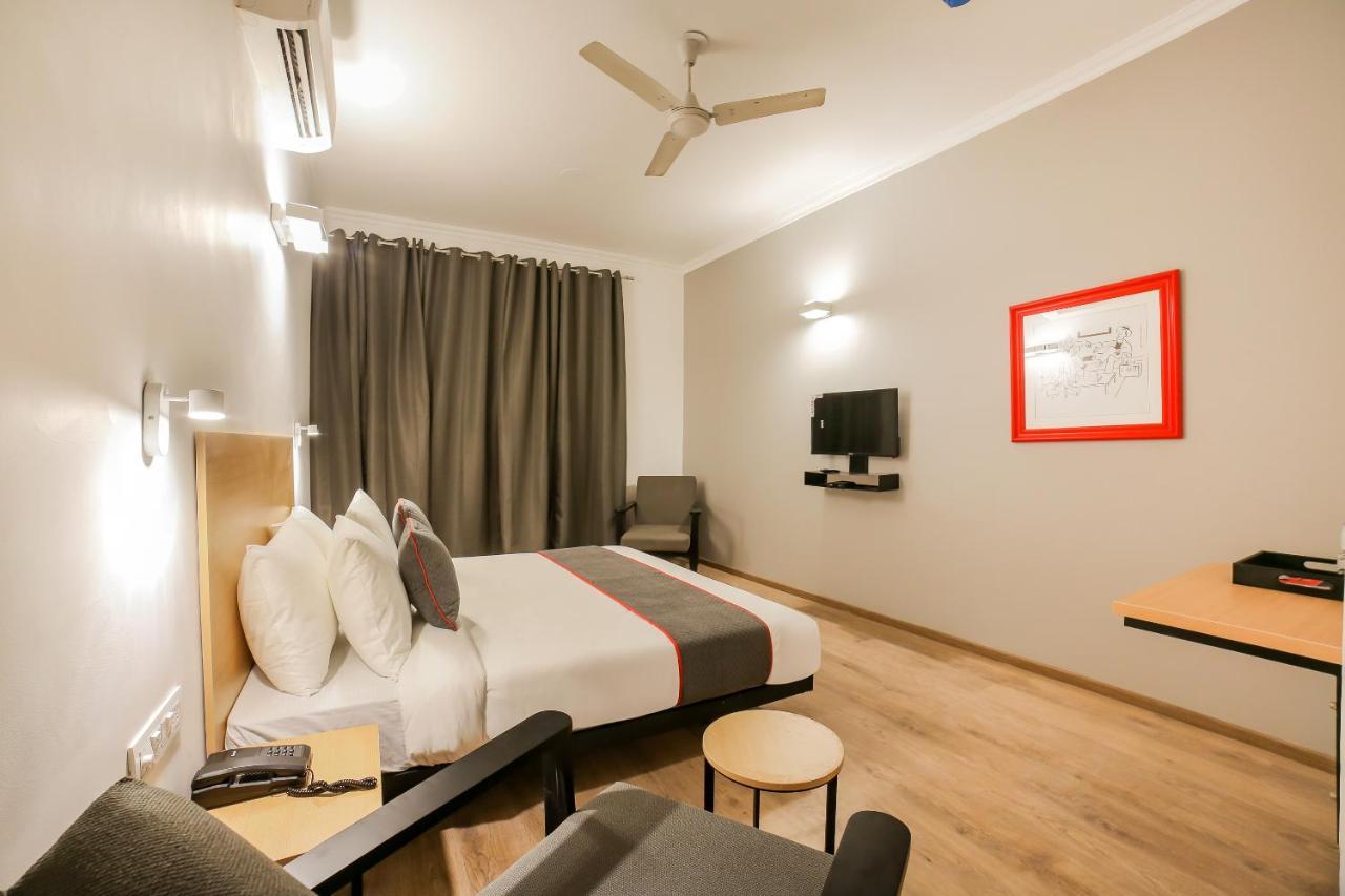 Townhouse 330 Dlf Phase-2 Near Leisure Valley Park Gurgaon Bagian luar foto
