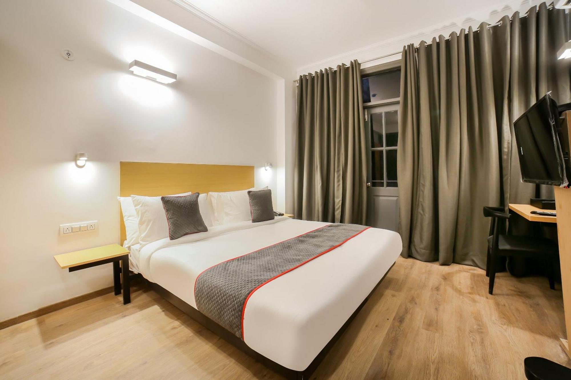 Townhouse 330 Dlf Phase-2 Near Leisure Valley Park Gurgaon Bagian luar foto